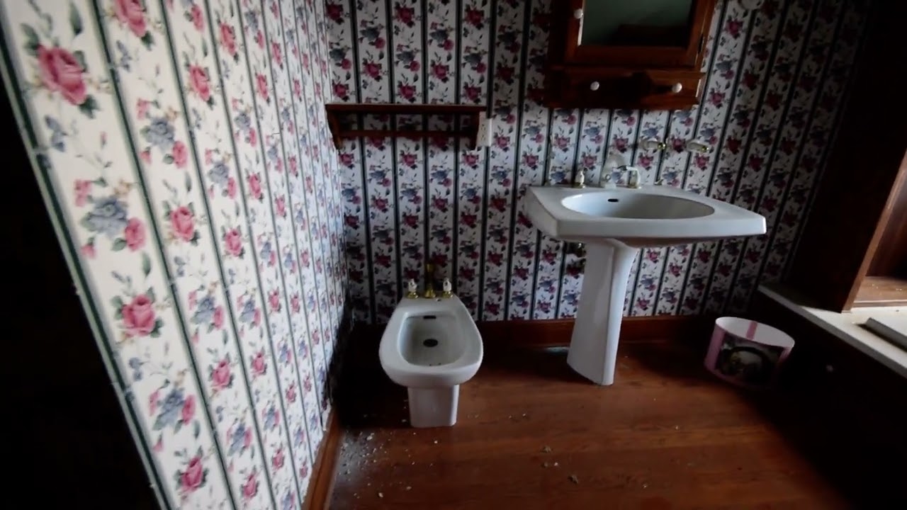 Abandoned Hardwood House in Vaughan, Ontario