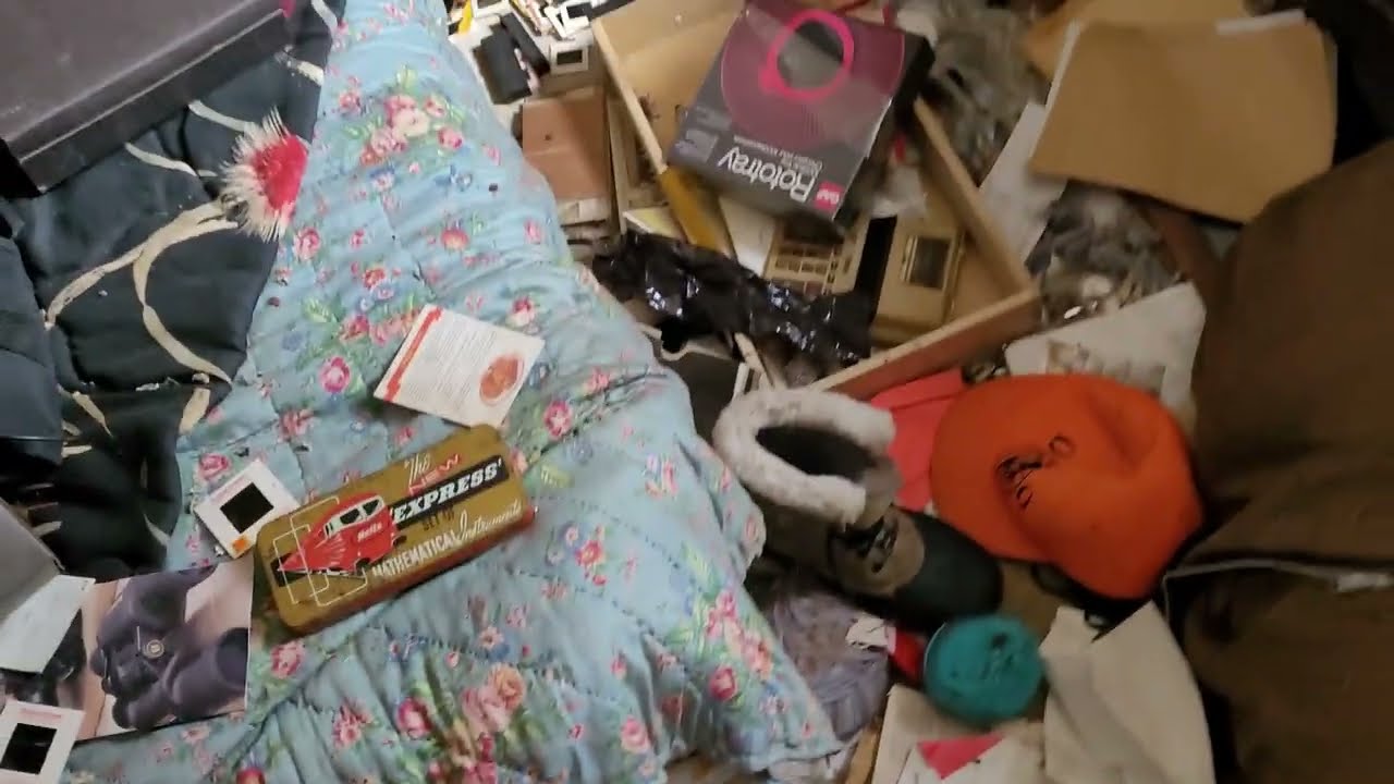 More Questions Than Answers - Exploring the Dead Body Stain House in Ontario, Canada