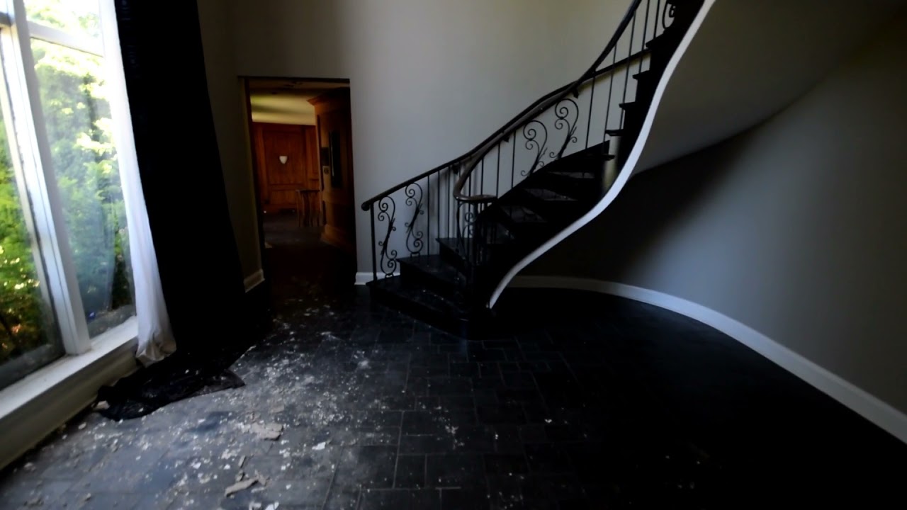Black Staircase Mansion in North York, Ontario (GTA)