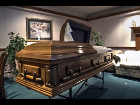 Exploring A Vacant Funeral Home in Niagara Falls, Ontario. Coffins inside!