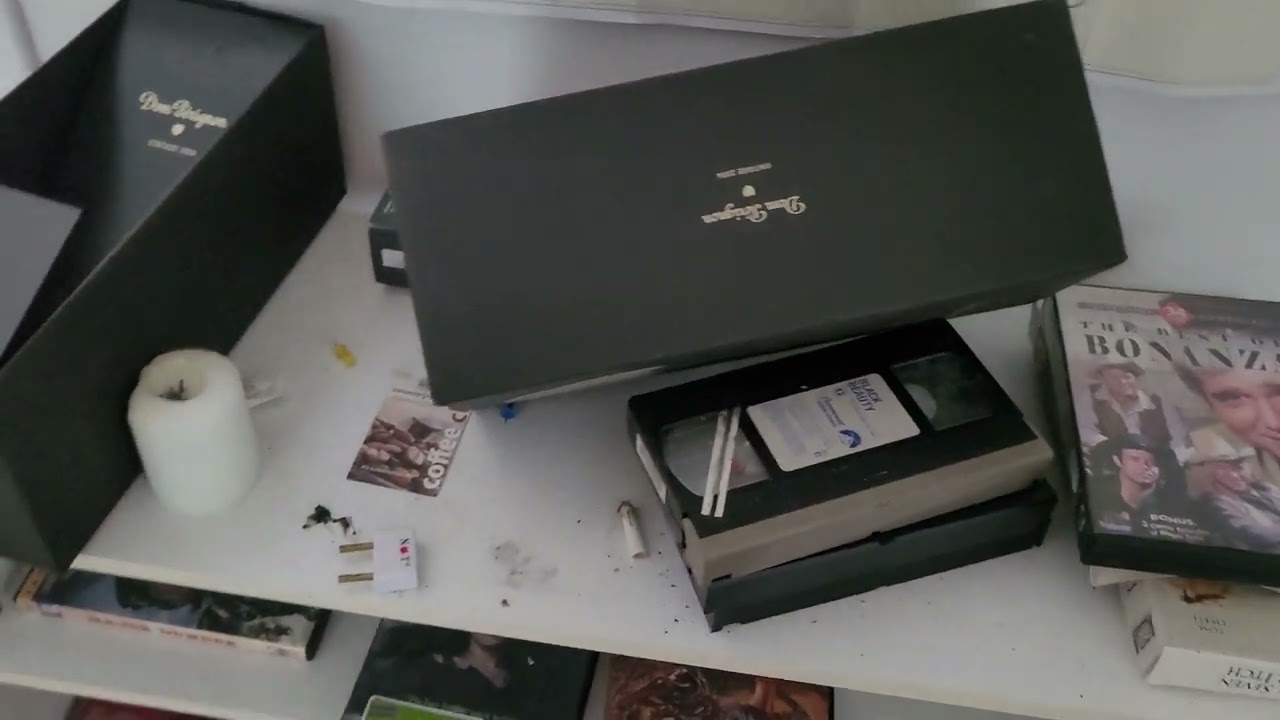 Exploring an Abandoned Musician's House - Where Did He Go? (Ontario, Canada)