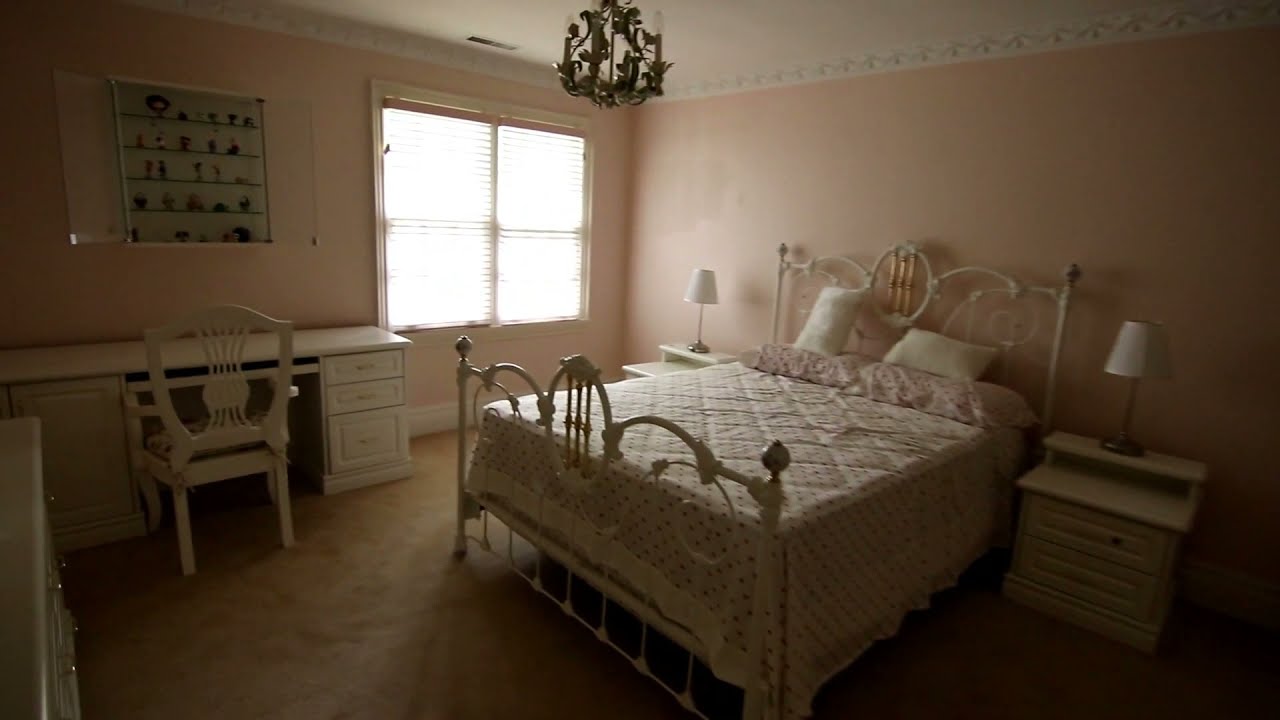 Abandoned Colonial Mansion House with Indoor Pool (Caught by Owner)