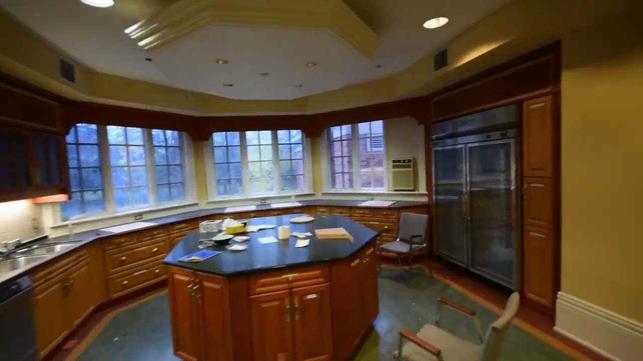 The Abandoned Randwood Estate in Niagara on the Lake - Part 2