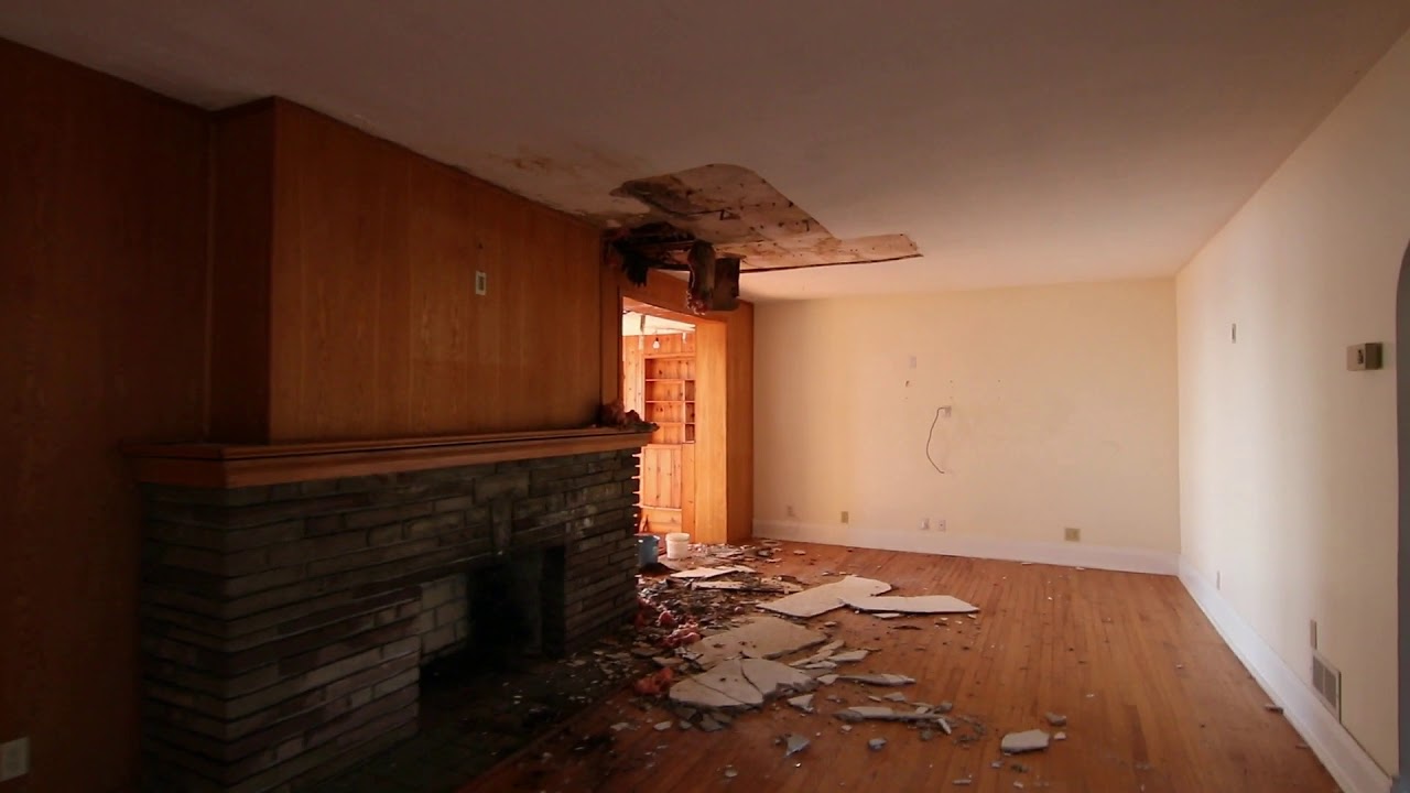 Exploring A Six Million Dollar Burlington Waterfront Mansion in Ontario