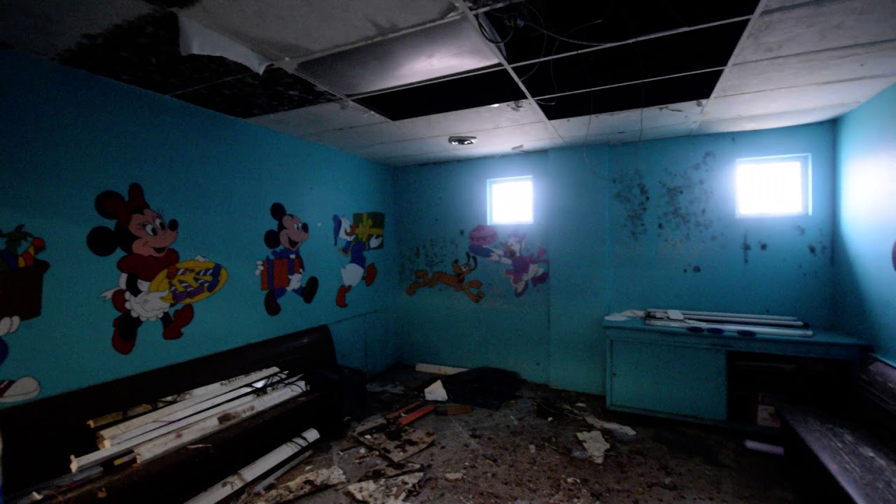 Abandoned Roseland Bowl in Burlington, Ontario