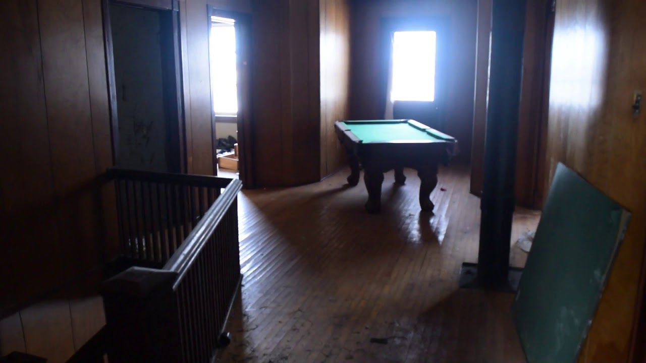 Abandoned Pool Table House in Ontario (Nice staircase)