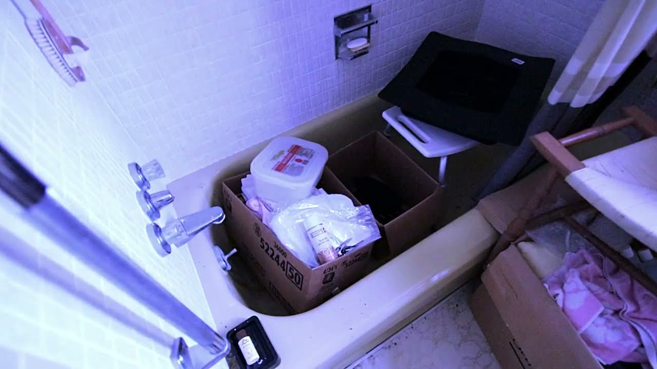 Exploring the Polish WW 2 Soildier's Time Capsule House in Ontario, Canada