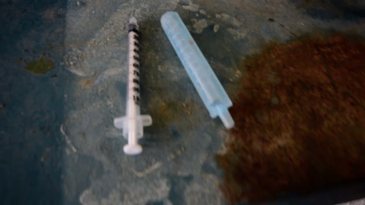 Exploring the vacant Niagara Falls Memorial Arena - Opened in 1950 (Sand Sculptures)