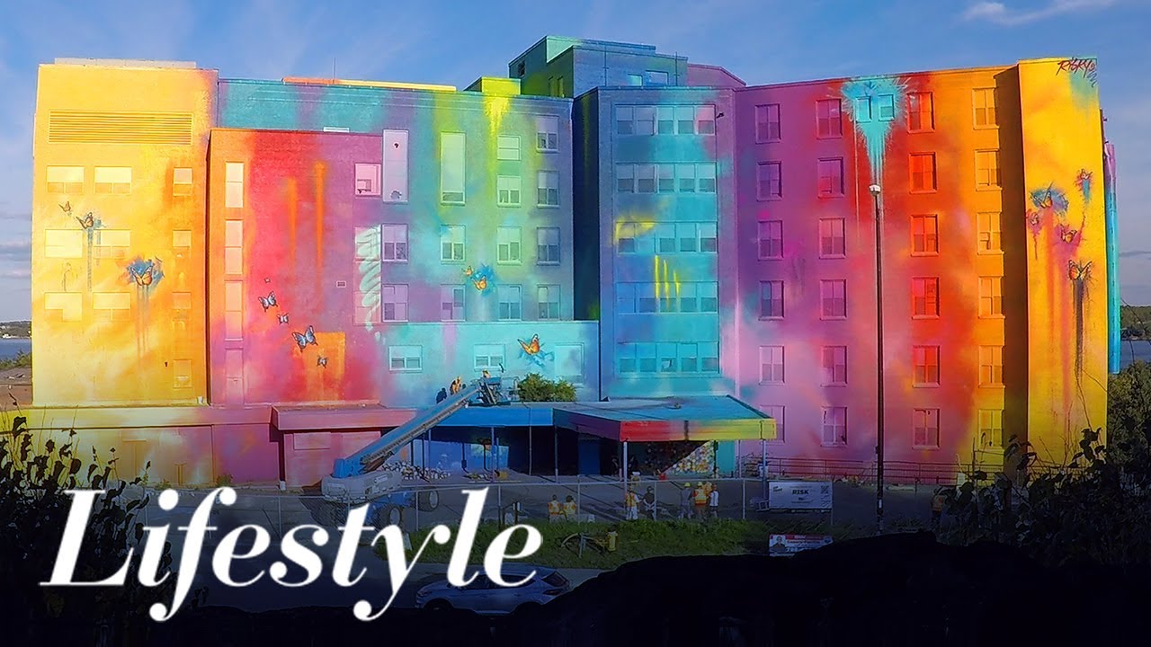 Timelapse: Watch Canada's largest mural take shape