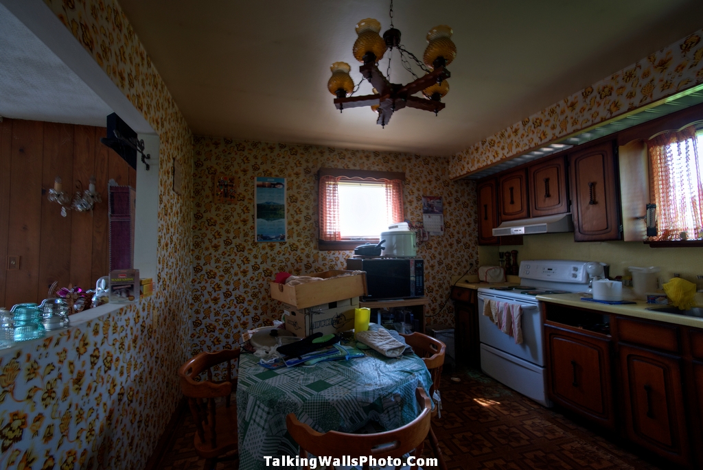clock maker time capsule house - abandoned and everything left behind in Ontario