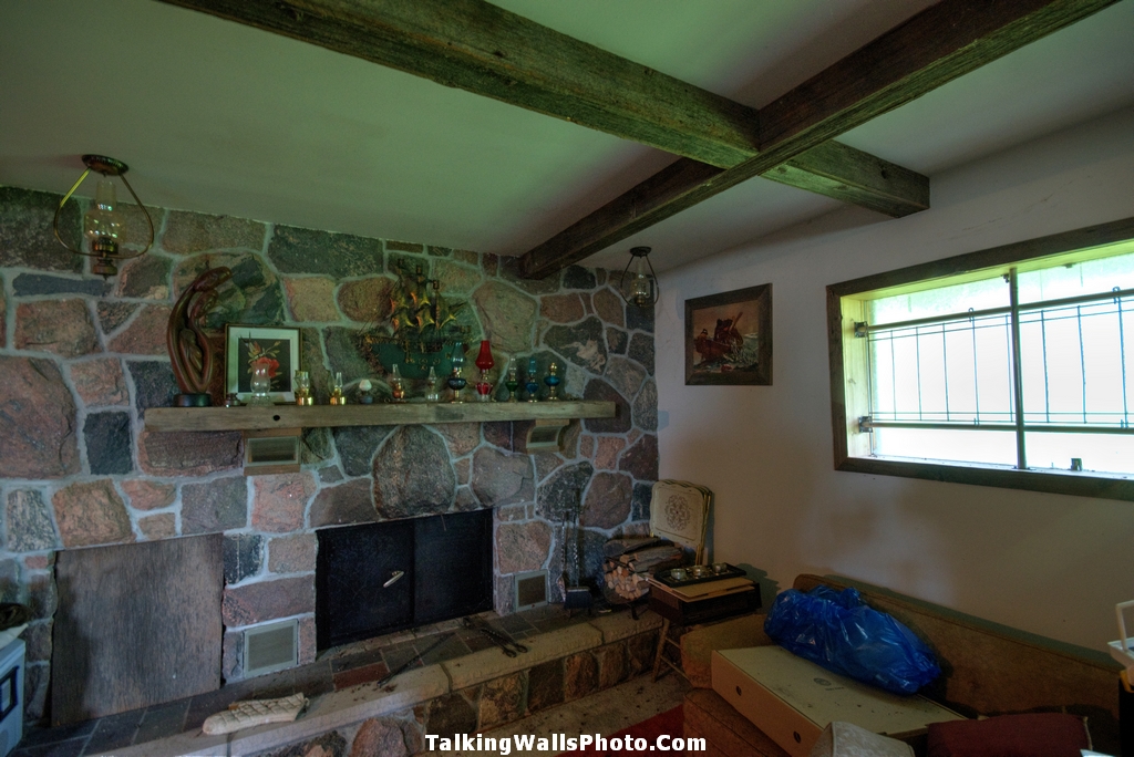 clock maker time capsule house - abandoned and everything left behind in Ontario