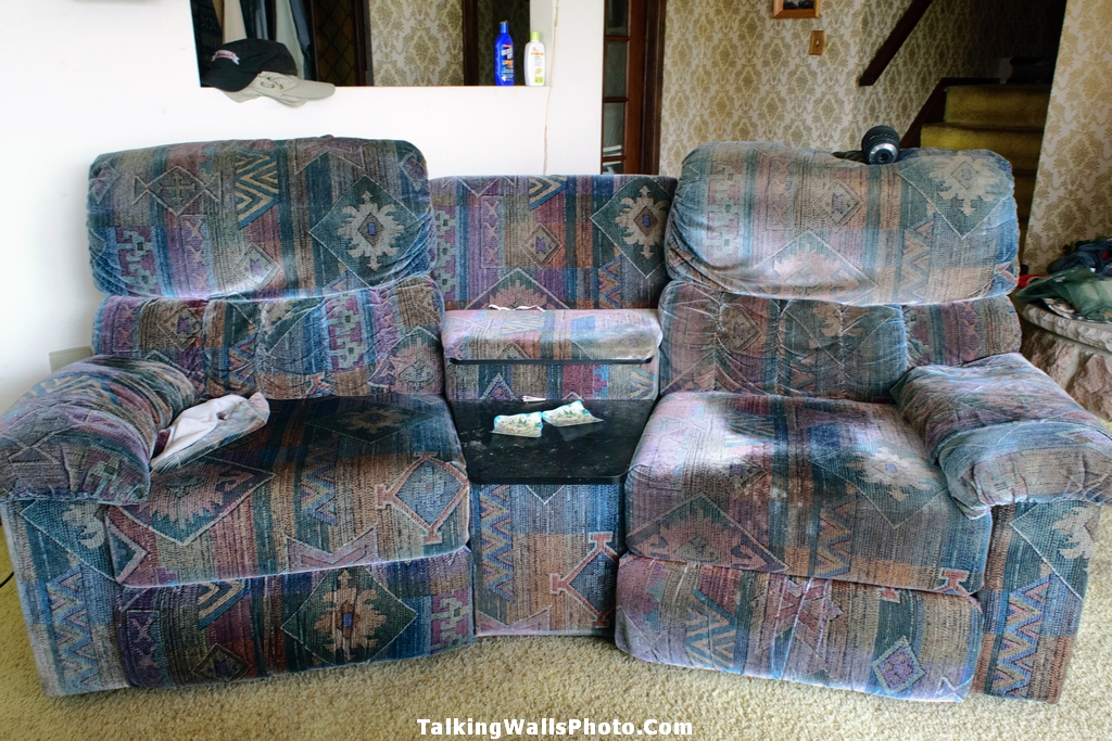 clock maker time capsule house - abandoned and everything left behind in Ontario