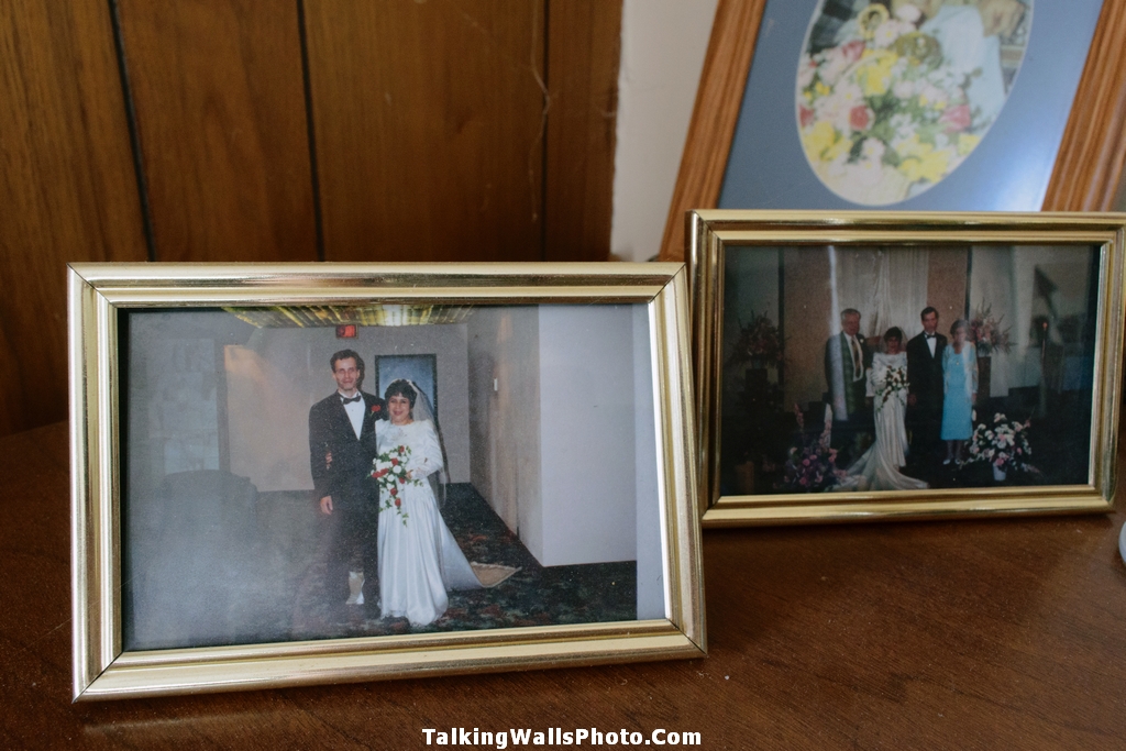 clock maker time capsule house - abandoned and everything left behind in Ontario