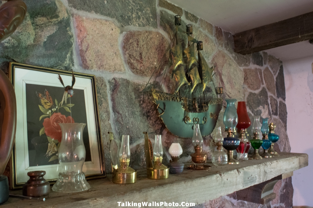 clock maker time capsule house - abandoned and everything left behind in Ontario