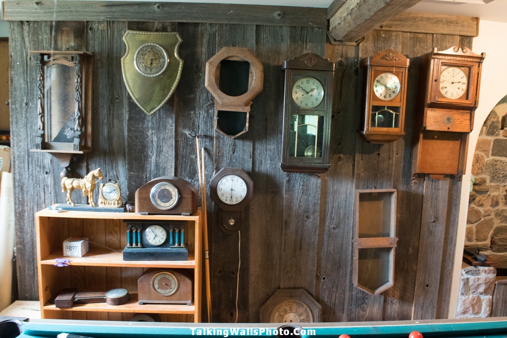 Read more about the article Abandoned Clock Maker Time Capsule House in Ontario. Everything left behind!