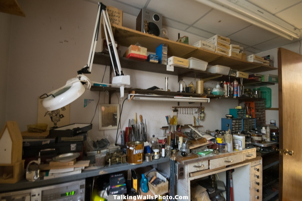 clock maker time capsule house - abandoned and everything left behind in Ontario