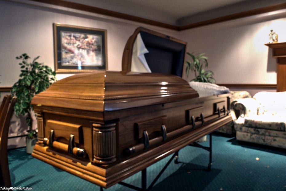 Niagara Falls Ontario Funeral Home & Embalming Room - Talking Walls