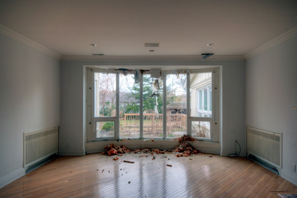 abandoned toronto mansion, abandoned mansion, ontario abandoned places, vacant mansion, abandoned mansion ontario, urban exploring, photography