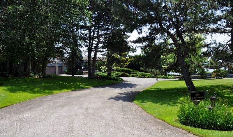 AbandonedOntarioMafiaMansion BongMansion Burlington