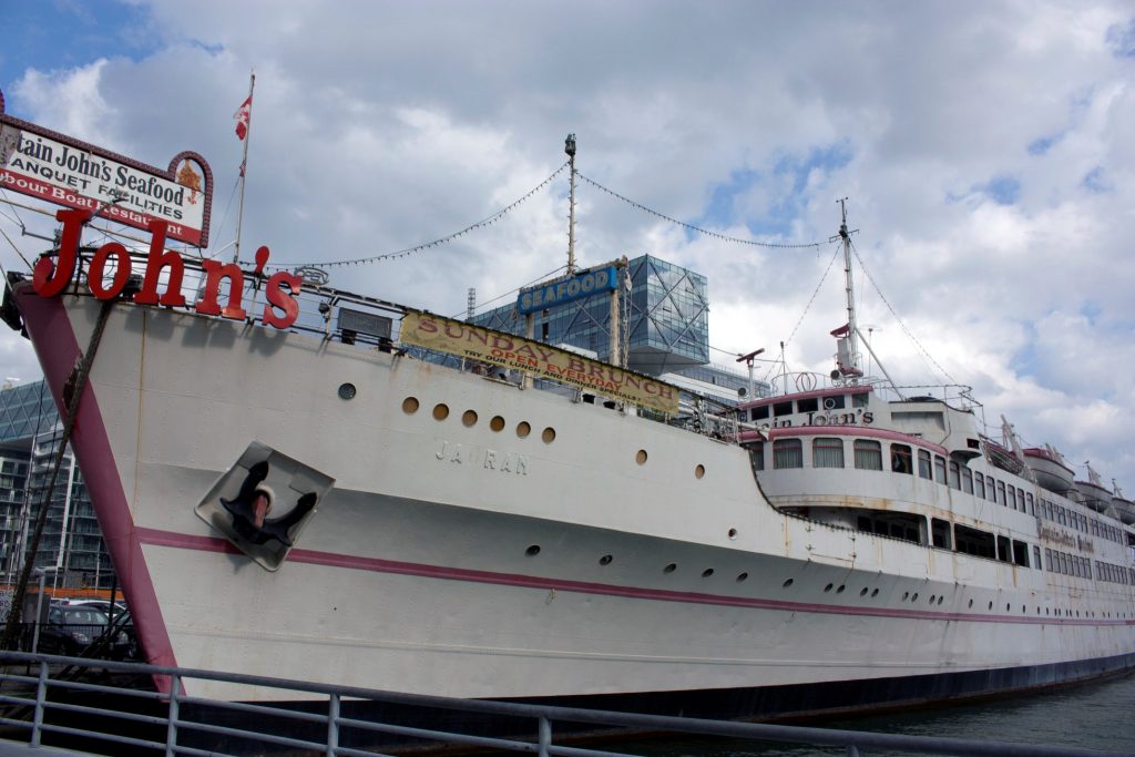 Read more about the article Captain John’s Restaurant Toronto
