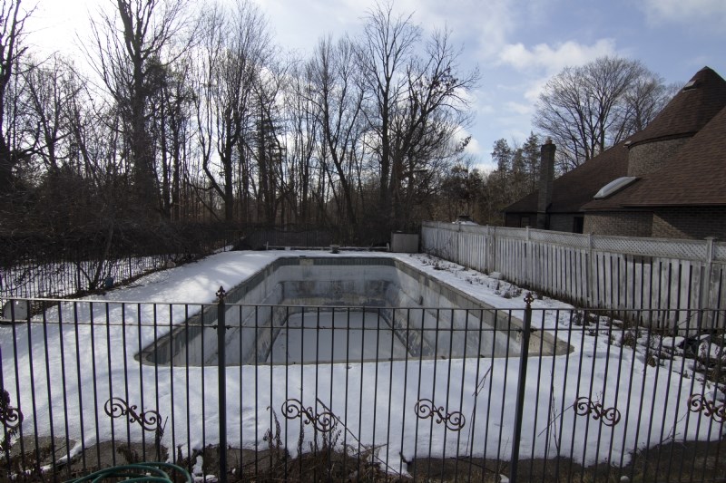 abandoned Markham house