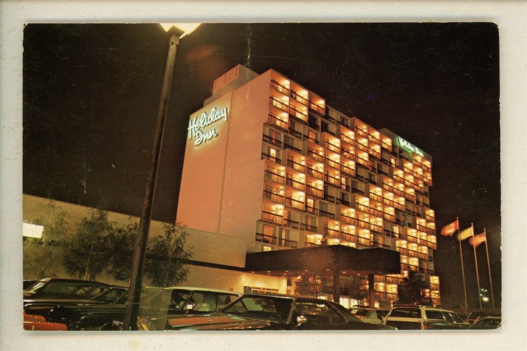 Holiday Inn Toronto postcard 1970