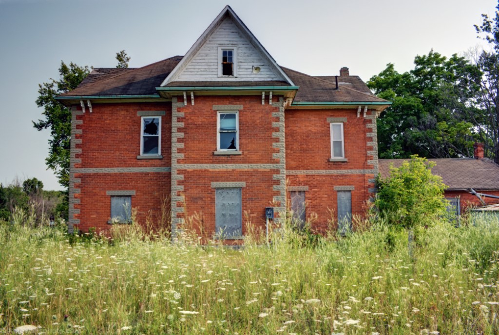 Mulmur Ontario abandoned house