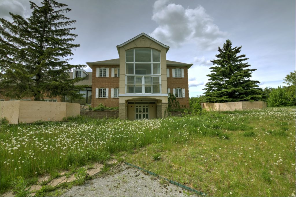 toronto abandoned marijuana grow op mansion