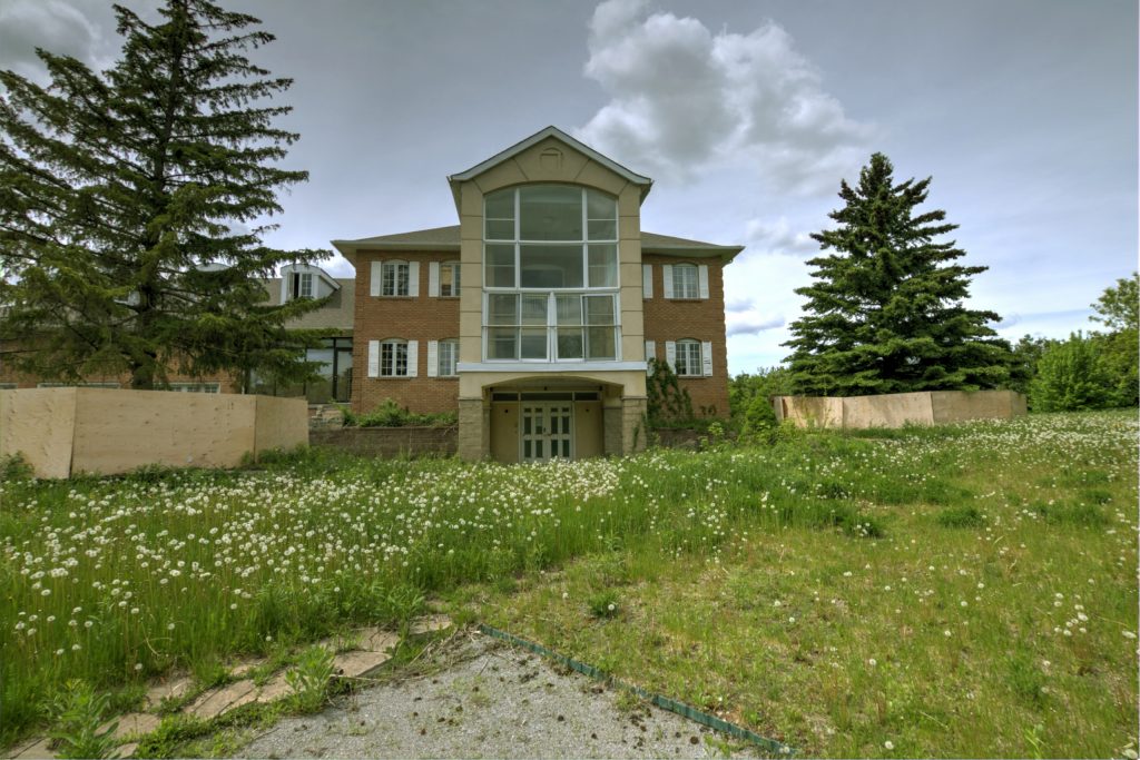Read more about the article Abandoned Toronto Grow Op Mansion