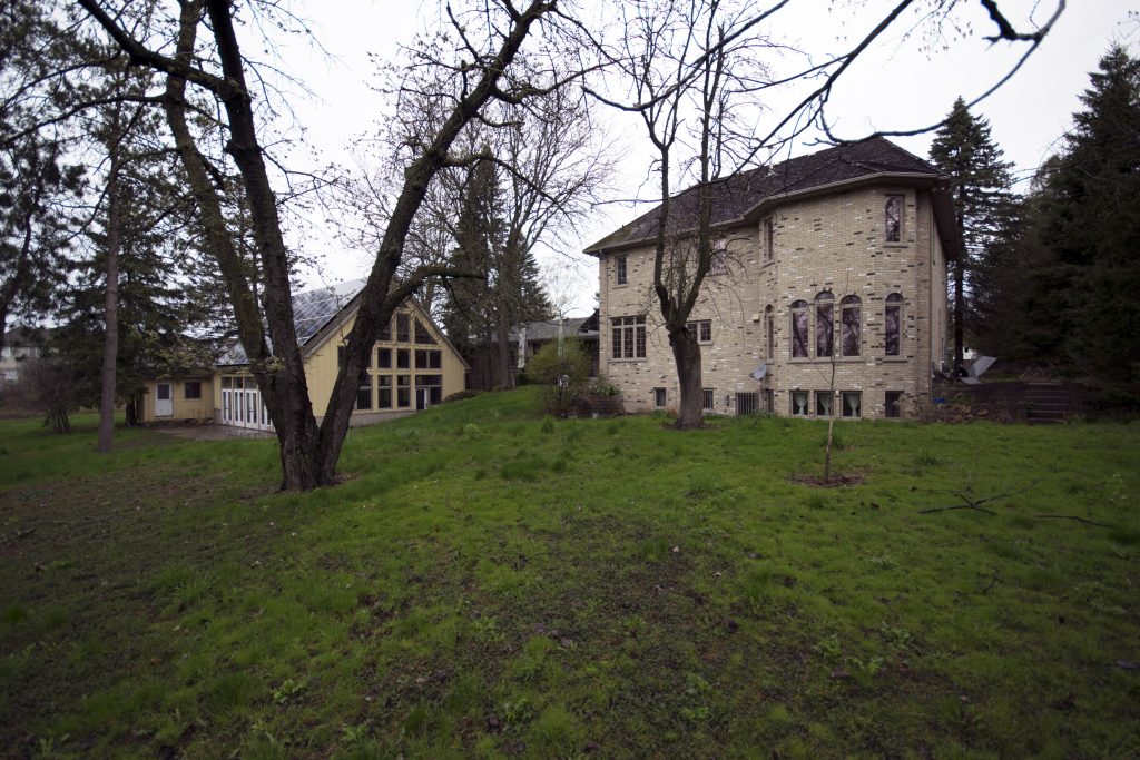 london ontario party mansion exterior photo