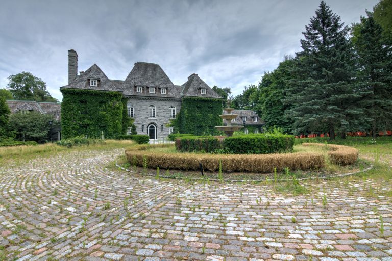 68 The Bridle Path – Robert Campeau’s $30 Million, 10 Bedroom Mansion with Bomb Shelter