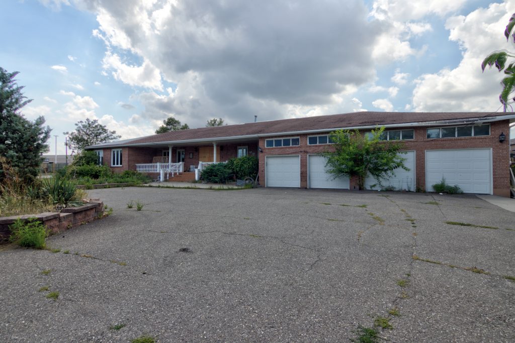 abandoned woodbridge house