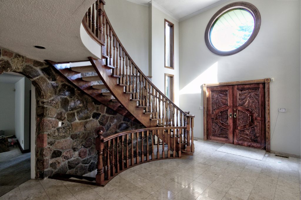 Read more about the article Toronto Full Moon Window House