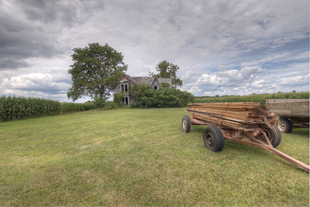 Read more about the article Guyitt House – Canada’s Most Photographed House (Palmyra, Ontario)