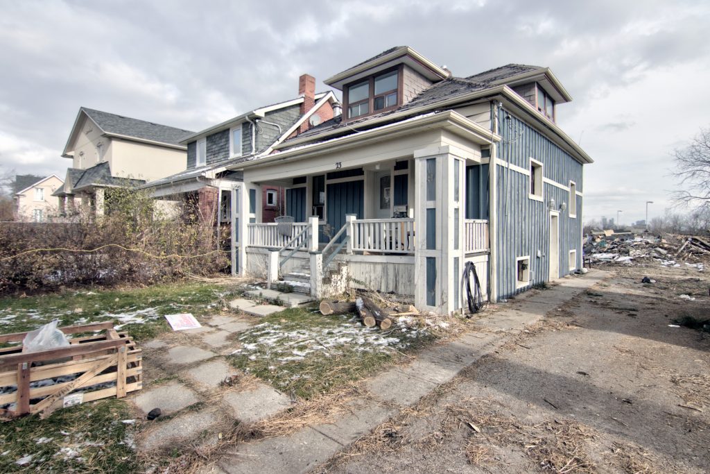 Read more about the article Three Houses in a Row (Woodbridge)