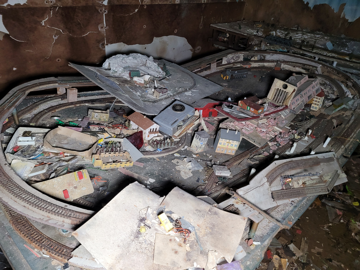 Read more about the article Helmuth’s Model Train House