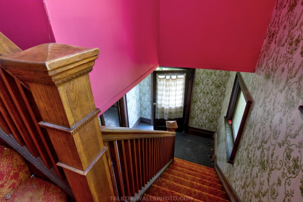 Read more about the article The Pocket Door House