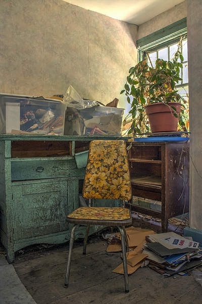Angels Walk Among Us, abandoned house, Ontario Canada, urban exploring, abandoned photography