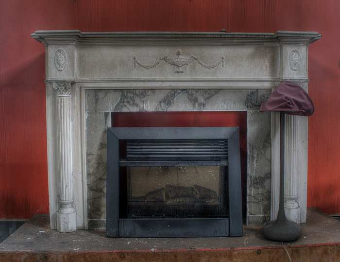 /Living-Well-Mansion-abandoned-Ontario_loc14353.html