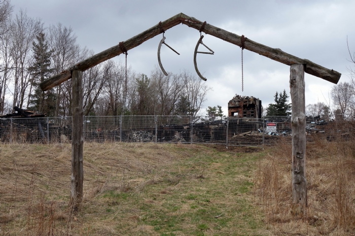 log mansion arson Ontario